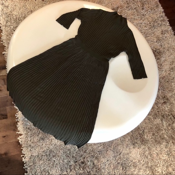 Brand-New without tags Who What Wear dresses - Picture 3 of 6